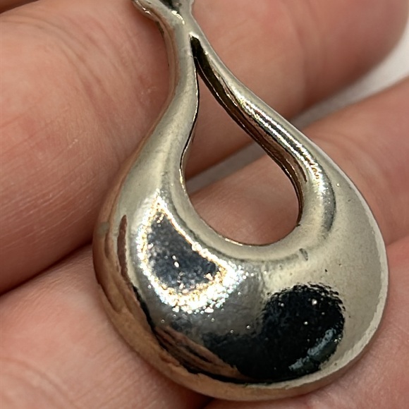 P and M Paris- Vintage Costume Jewelry Pendant - Picture 7 of 10